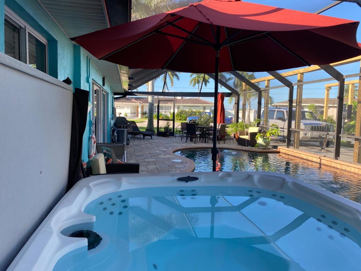 This Homestay Oasis Is The Cape'S Best Place To Stay Кейп Корал Екстериор снимка